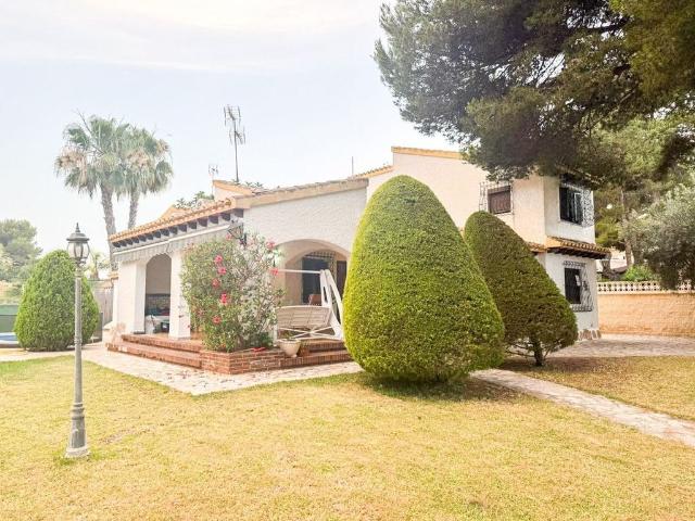Villa / Chalet de lujo de 200 m2 en venta en Playas de Orihuela, España