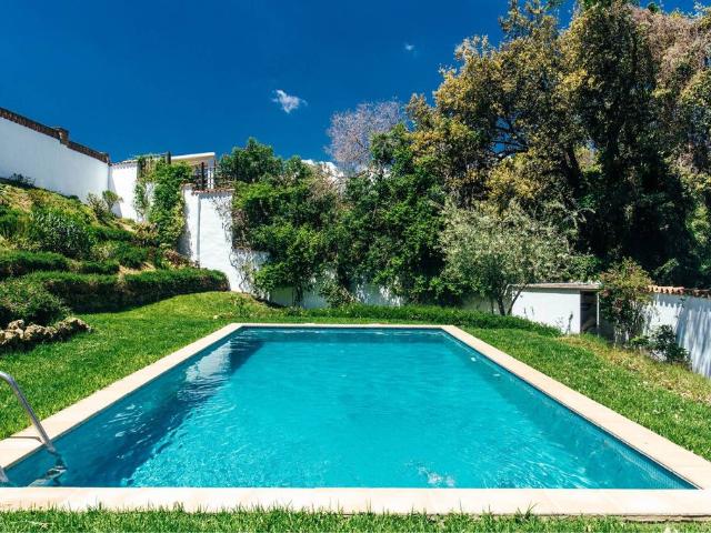 Villa / Chalet de lujo de 260 m2 en alquiler en Urbanización Marbella Este, España