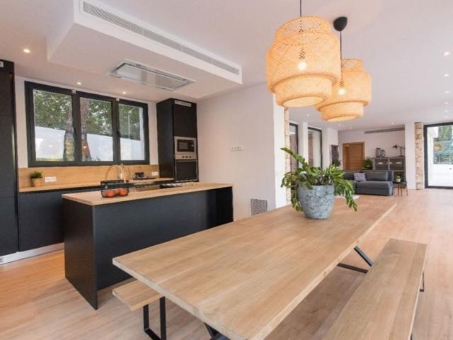 Villa / Chalet de 370 m2 en alquiler en Calvià, España