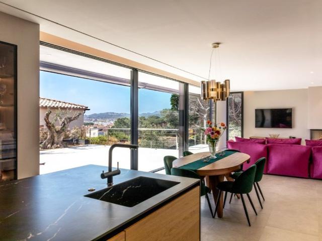 Villa / Chalet de lujo de 300 m2 en alquiler en Castillo de Aro, España
