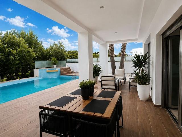Villa / Chalet de lujo de 300 m2 en alquiler en Alicante, Comunidad Valenciana