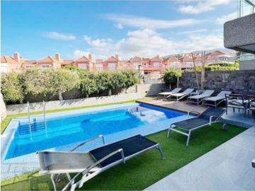 Exclusiva Villa / Chalet de 322 m2 en venta en Adeje, Canarias