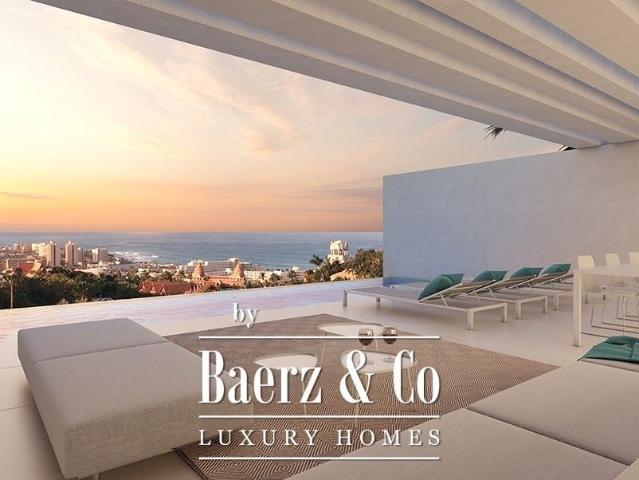 Villa / Chalet de 325 m2 en venta en Costa Adeje, España