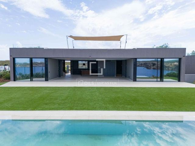 Villa / Chalet de 477 m2 en venta en Mercadal, España