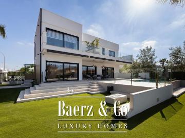 Villa en venta en Carrer de Santa Ponca - Jardín