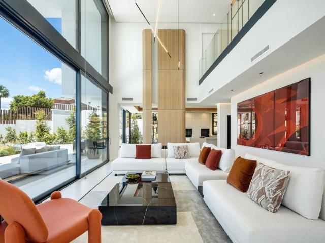 Exclusiva Villa / Chalet de 984 m2 en venta en Rio Real, Marbella, Andalucía