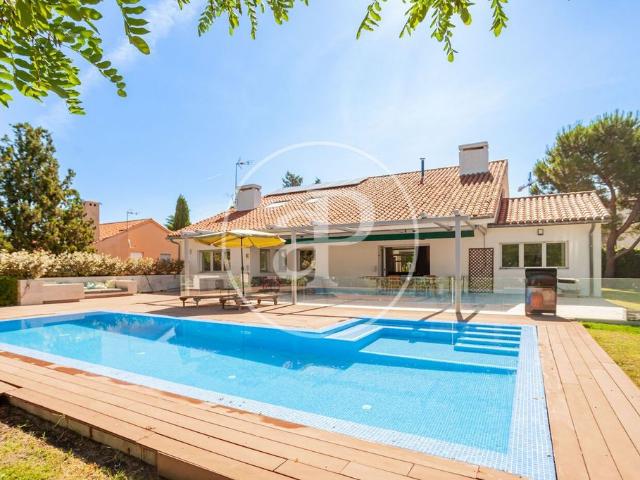 Villa / Chalet en alquiler Fuencarral, España