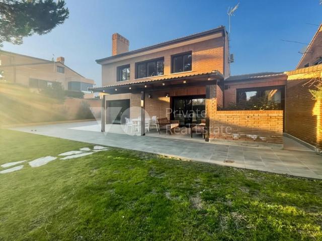 Villa / Chalet en alquiler Majadahonda, España