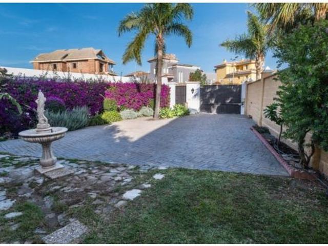Villa Chalet en venta en Torrequebrada