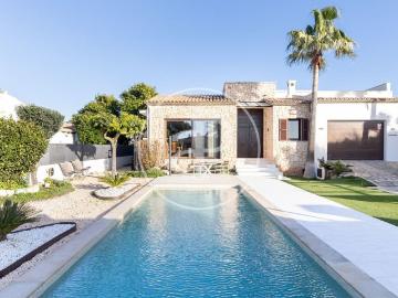 Villa en venta en Carrer de Santa Ponca - Chimenea