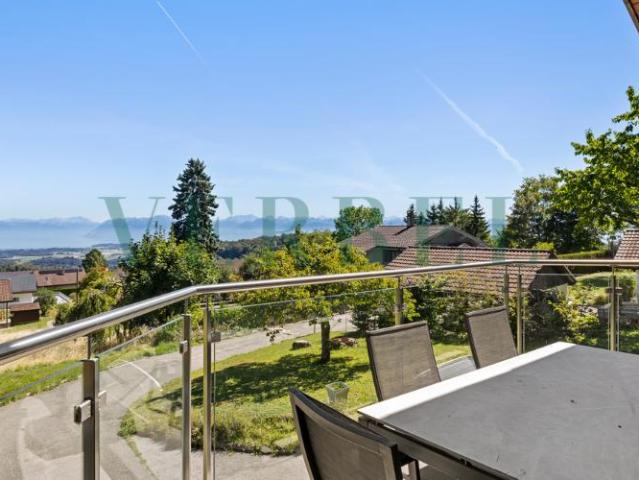 Villa Chalet: eine außergewöhnliche Lage zwischen See und Bergen