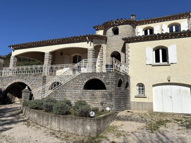 Villa chaleureuse et moderne 5P 157m2 157m² Sumène