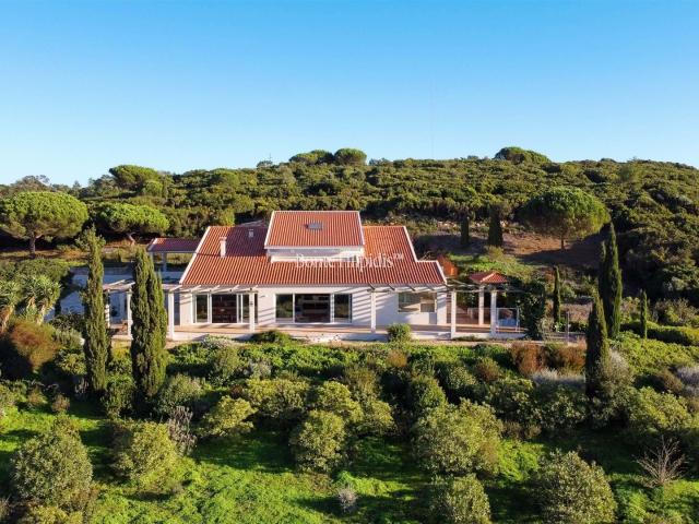 Villa com 7 Quartos Piscina Natural e Jardim em Azoia, Sesim. 311m² Quinta Do Conde