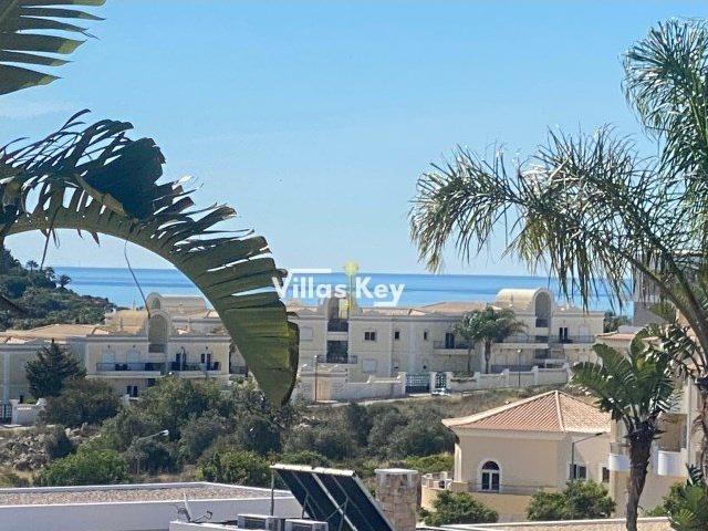 Villa com 4 quartos e piscina na Praia Porto de Mos Lagos/Al. 175m² São Gonçalo de Lagos