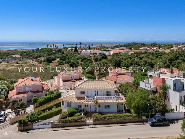 Villa com vistas sobre a Ria do Alvor
