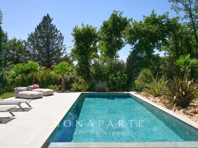 Villa contemporaine neuve au coeur du domaine de Terre Blanc. 220m² Tourrettes