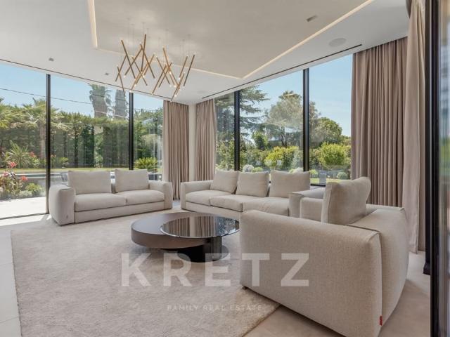 Villa Contemporaine Neuve avec Piscine – Domaine Privé 400m² Antibes