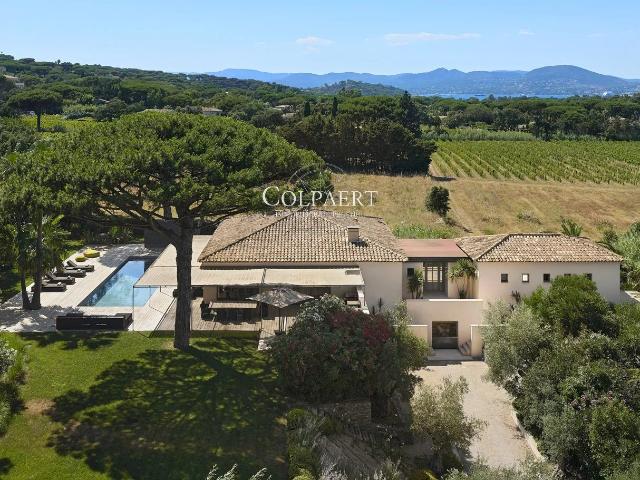 Villa contemporaine au cœur des vignobles de Saint Tropez 400m² Saint Tropez