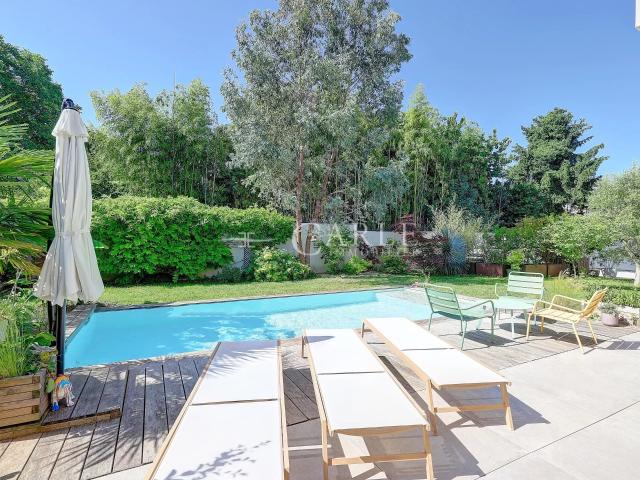 Villa contemporaine au coeur de Jonage