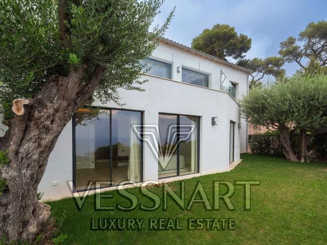 Villa contemporaine avec panorama exceptionnel sur Monaco 260m² Beausoleil