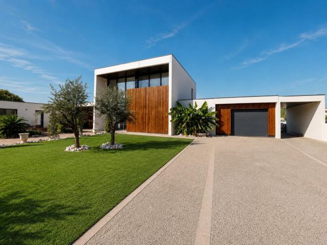 Villa contemporaine avec piscine 202m² Carcassonne