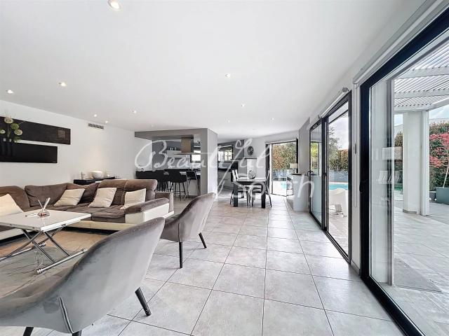 Villa Contemporaine Avec Piscine, Villeneuve De La Raho 170m² Villeneuve de la Raho
