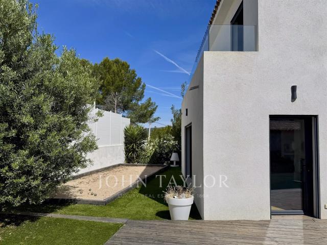Villa contemporaine avec piscine à Saint Cyr sur Mer 160m² Saint Cyr sur Mer