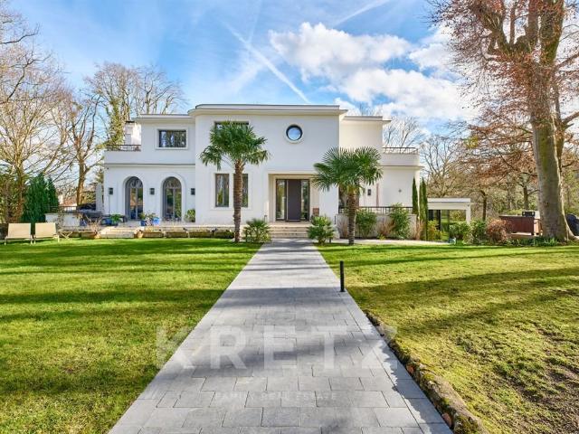Villa contemporaine avec piscine au coeur d'un domaine privé 500m² Rueil Malmaison