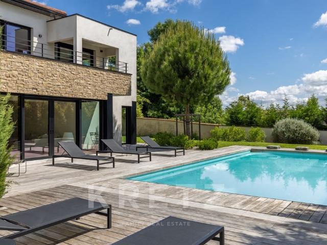 Villa contemporaine avec piscine et vue à Saint Cyr au Mont. 330m² Saint Cyr au Mont d'Or