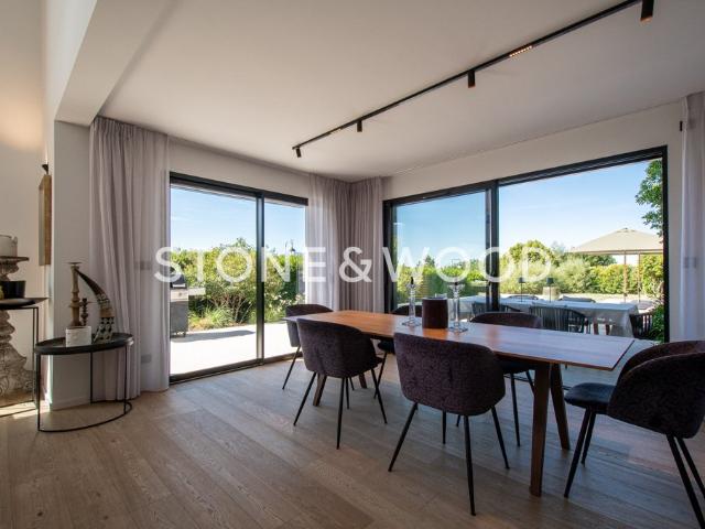 Villa contemporaine avec piscine et vue sur les montagnes 174m² Argonay