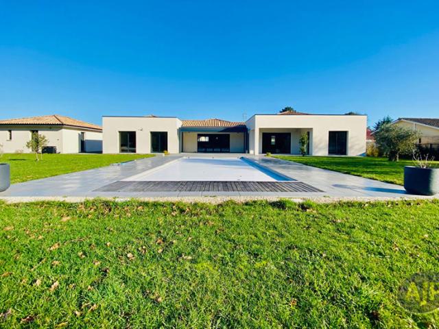 Villa contemporaine avec piscine Lesparre Médoc !