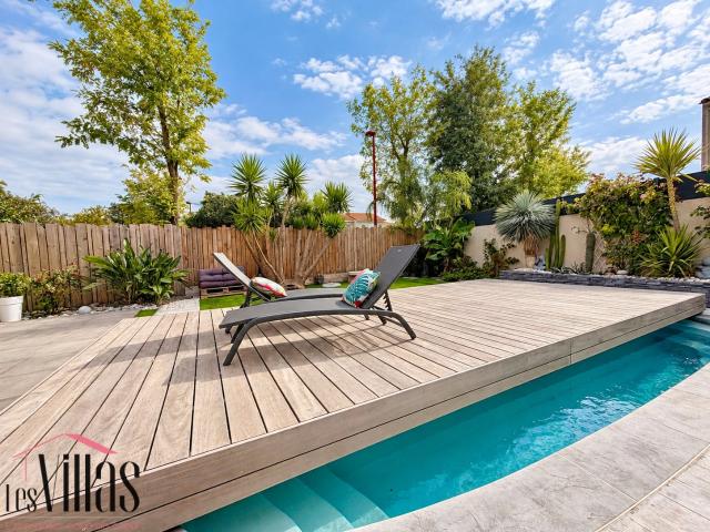Villa contemporaine avec piscine, superbes espaces extérieurs paysagés