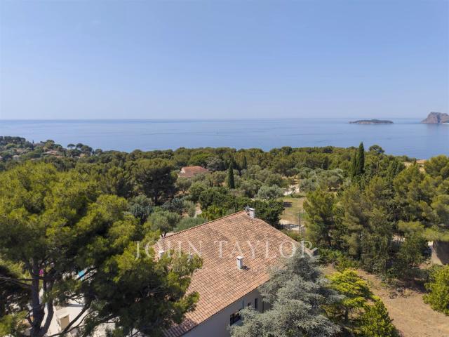 Villa contemporaine avec vue mer à vendre à La Ciotat 345m² La Ciotat