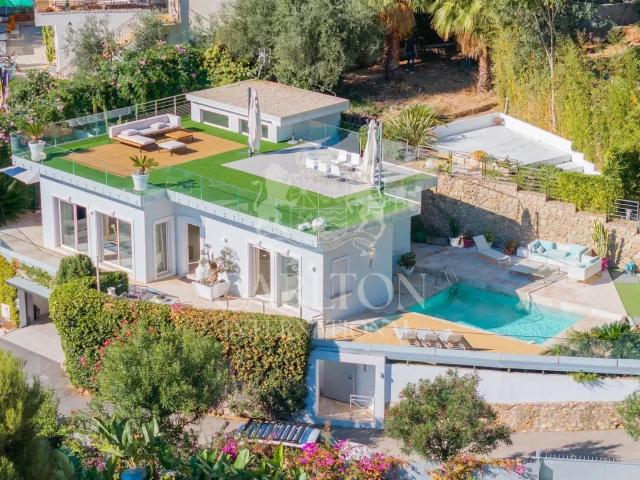 Villa contemporaine avec vue mer panoramique à Èze Bord de Mer