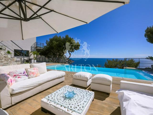 Villa contemporaine avec vue mer panoramique et grand terrai. 170m² Eze