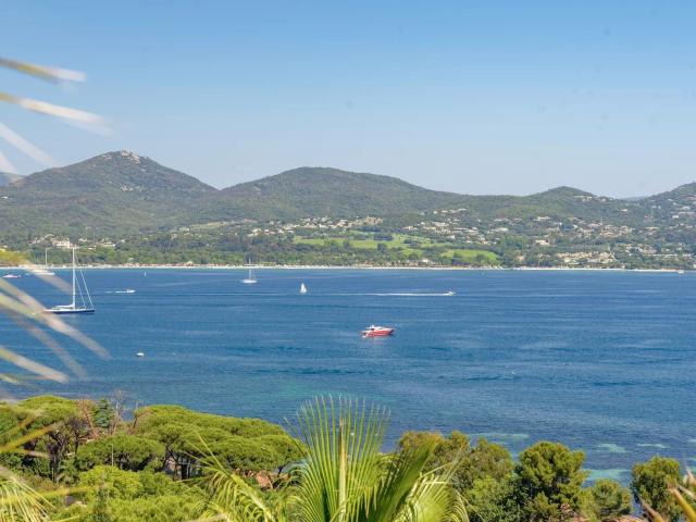 Villa contemporaine avec vue mer panoramique proche de Saint. 492m² Gassin