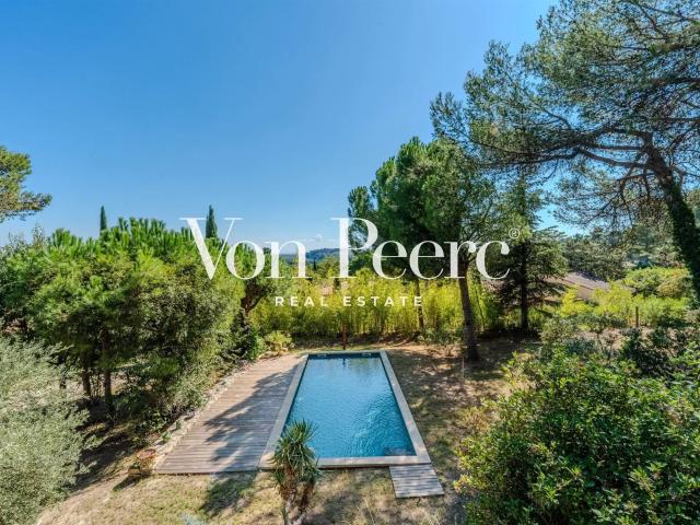 Villa contemporaine avec vue dominante à Villeneuve lès Avig. 169m² Villeneuve lès Avignon