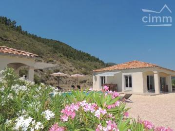 Villa contemporaine avec vue imprenable à Les Vans
