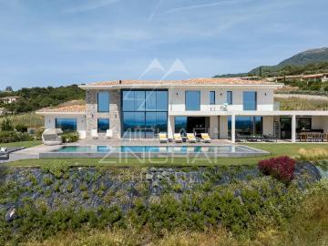 Villa contemporaine avec vue panoramique mer. 488m² Roquefort les Pins