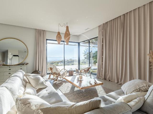 Villa contemporaine avec vue panoramique 185m² Villeneuve lès Avignon