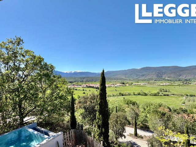 Villa contemporaine avec vues panoramiques, piscine, appartement indépendant et jardin