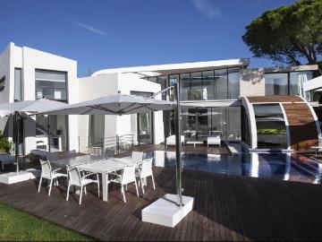 VILLA CONTEMPORAINE A 350 M DU CLUB 55