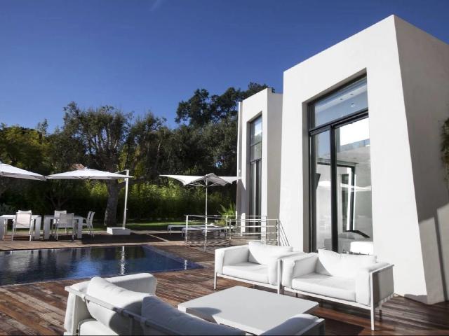 VILLA CONTEMPORAINE A 350 M DU CLUB 55