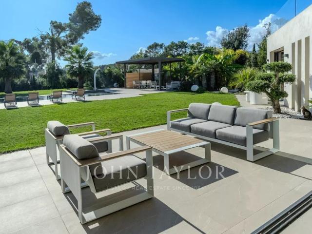 Villa contemporaine à louer proche Valbonne