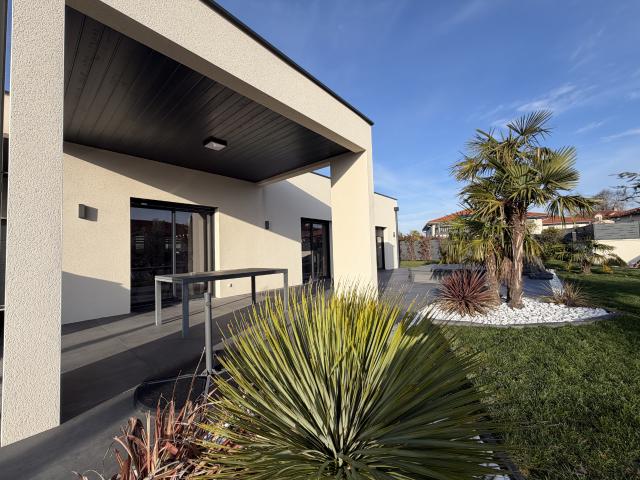 VILLA CONTEMPORAINE A TOIT PLAT RECENTE D'ENVIRON 110 M2 SUR TERRAIN D'ENVIRON 650 M2