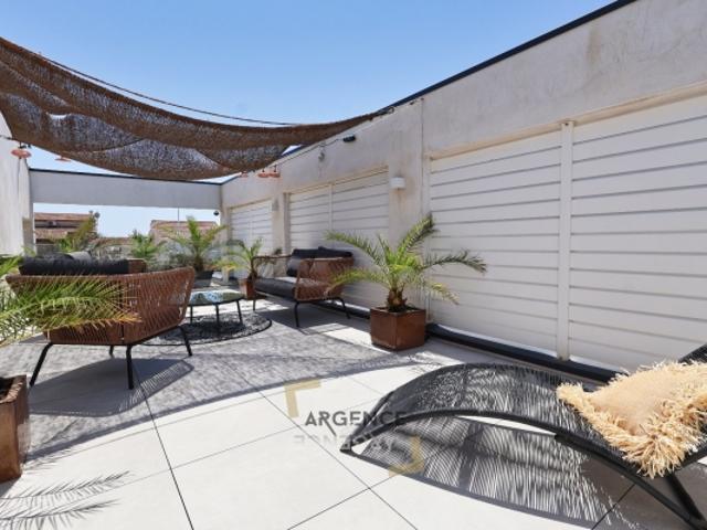 VILLA CONTEMPORAINE BORD DE MER ELEGANCE ET RAFFINEMENT