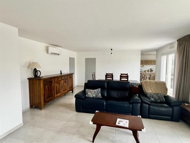 Villa contemporaine composée de 2 logements Chusclan 165m² Chusclan