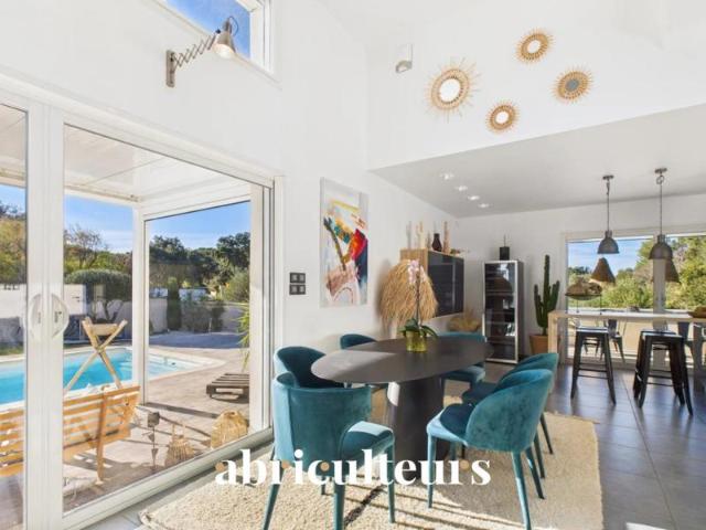 Villa contemporaine d’exception avec piscine chauffée en vente à 3 km de Calvisson 30114