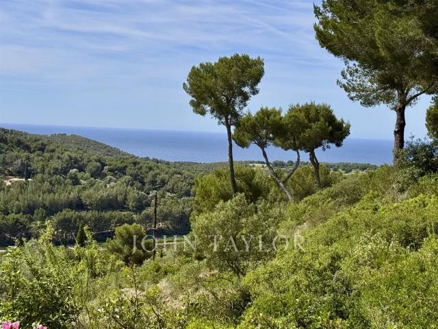 Villa contemporaine d’exception avec vue mer panoramique à S. 220m² Saint Cyr sur Mer