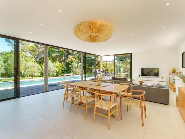 Villa Contemporaine D’Exception — Un Art De Vivre Entre Inté. 207m² Montpellier